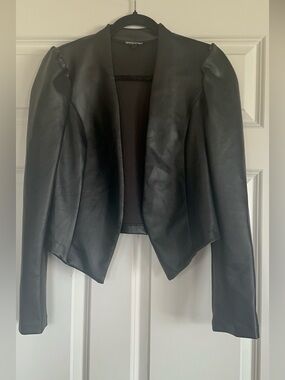 Wearever Puffed Sleeves Black Faux Leather Cropped Open-Front Jacket.
Women’s L.